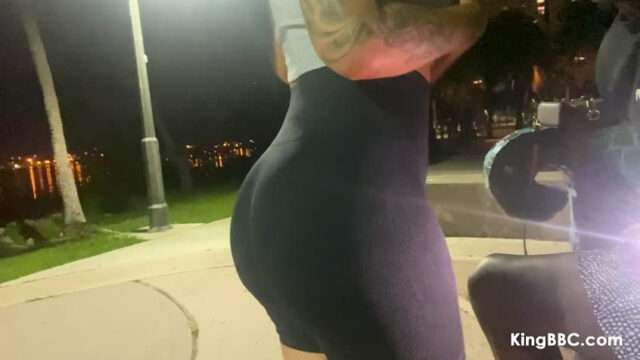 Yvonne Carlo – Outdoor Night Blowjob